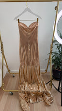 Azra Gold Drape Detaylı Straplez Balık Abiye