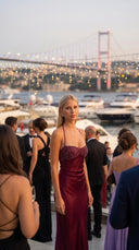 Alara Pullu Maxi Saten Vişne Rengi Elbise