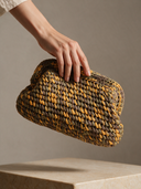 Tuana pouch clutch - elde taşıma görünümü
